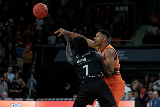 半场落后0 半场落后0